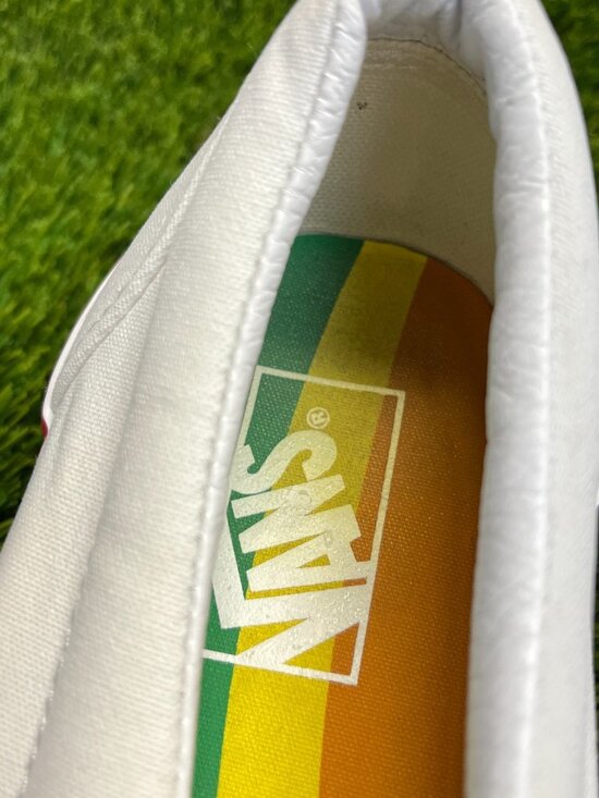 Vans Classic Slip-On Rainbow Foxing Mens Size 10 White Athletic Shoes Sneakers main image 4